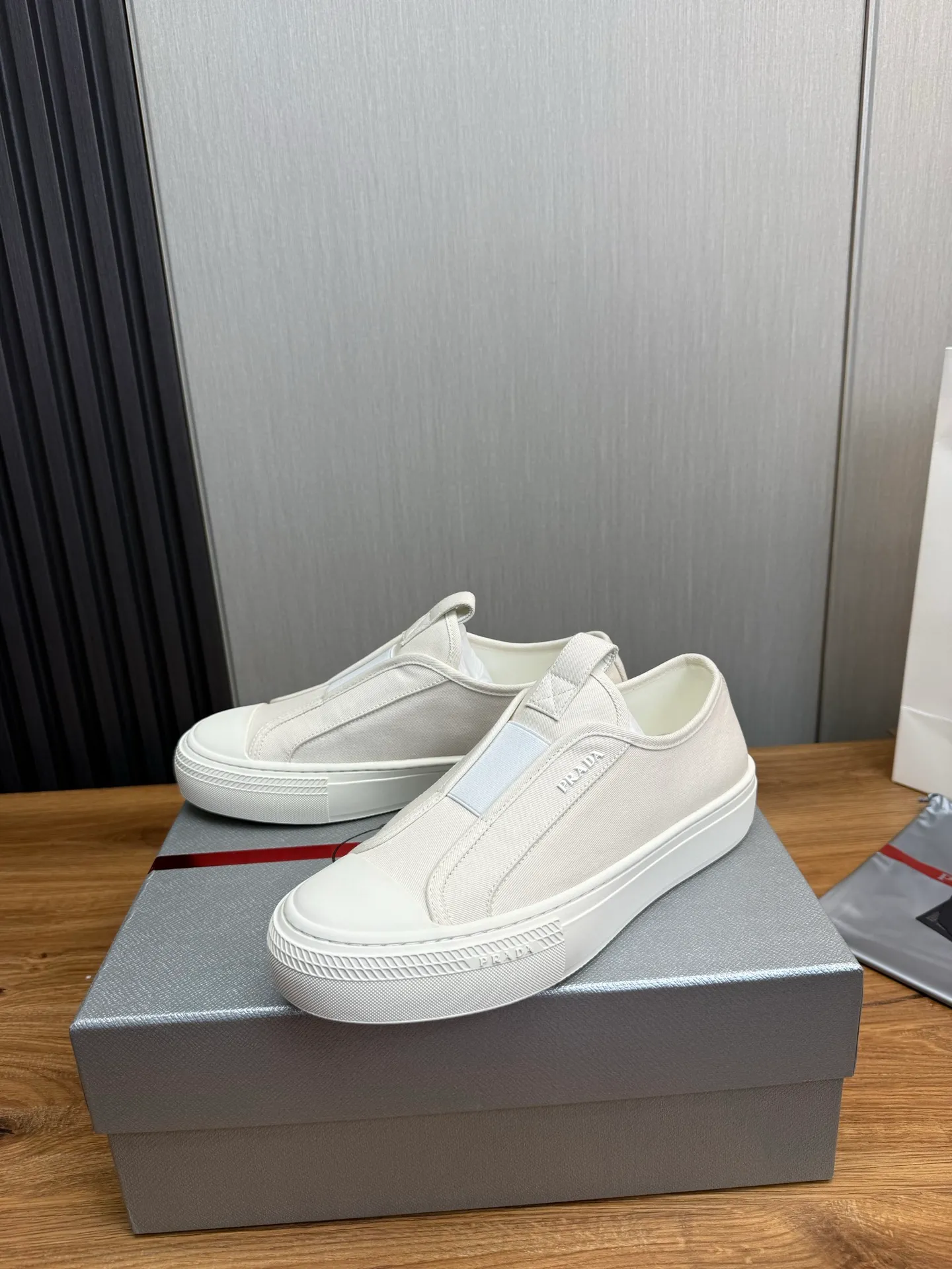 Men's shoes 560💰 [PRADA] Popular canvas shoes in the men's shoe counter, synchronized with the official website, 1 high-quality shipment ✔️Original canvas + cowhide lining, 1🆚1 replica, original sole, 38-45 (45 customized, non-refundable)
